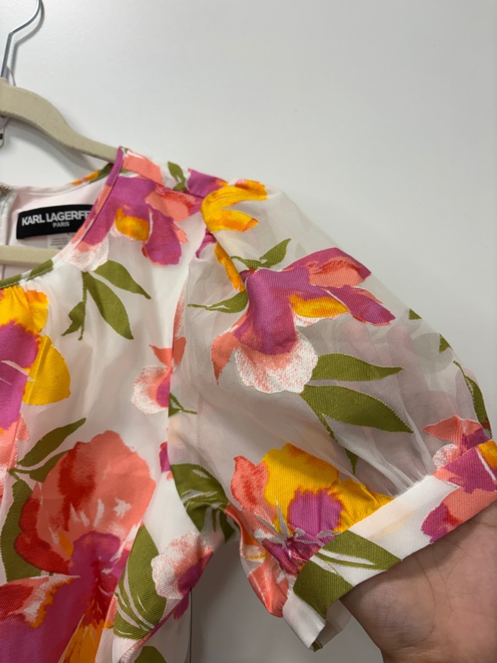 KARL LAGERFELD FLORAL PINK YELLOW GREEN SHORT SLEEVE DRESS! - Picture 6 of 6